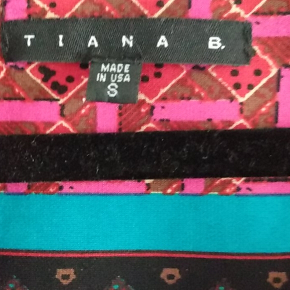 Women Dress - Picture 2 of 3